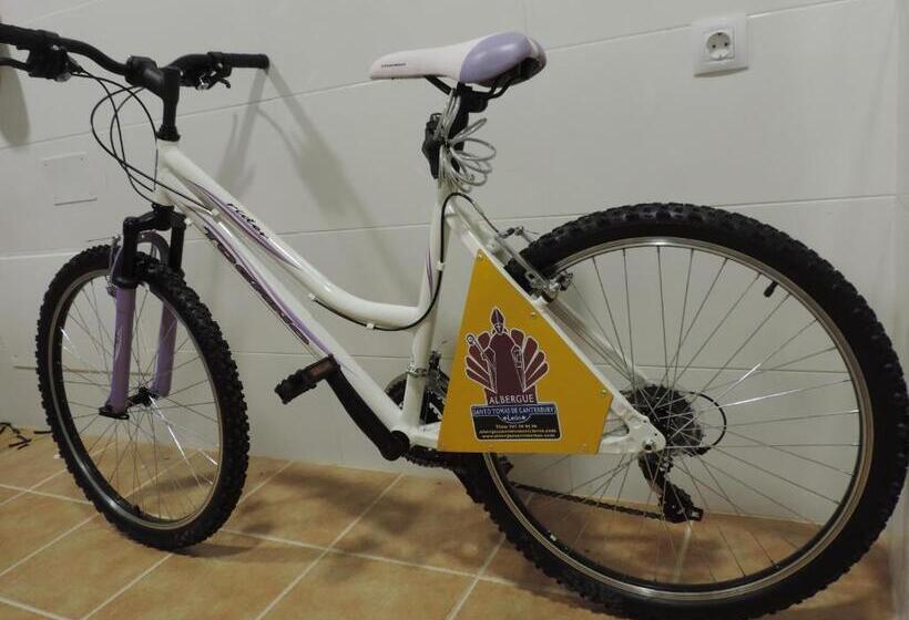 Albergue Santo Tomás De Canterbury Hostel