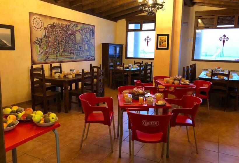 Albergue Santo Tomás De Canterbury Hostel