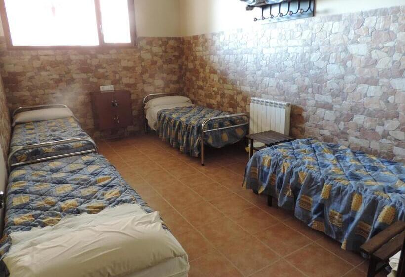 Albergue Santo Tomás De Canterbury Hostel