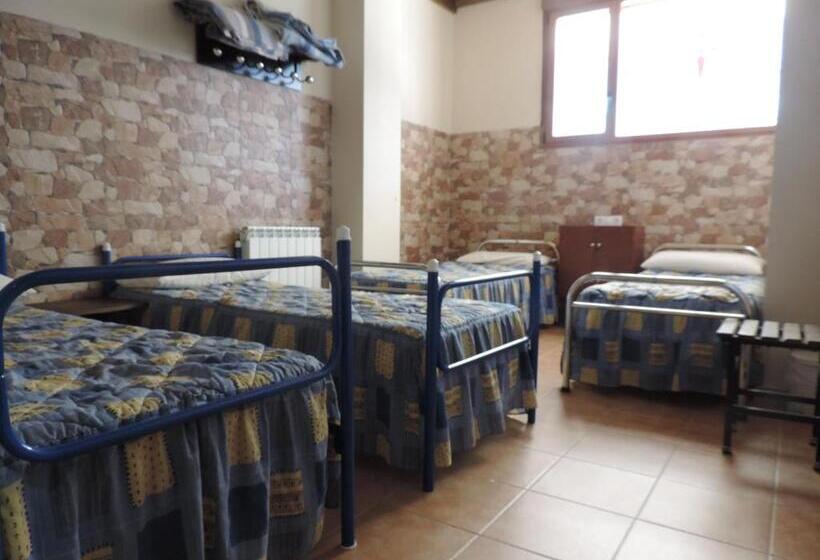 Albergue Santo Tomás De Canterbury Hostel