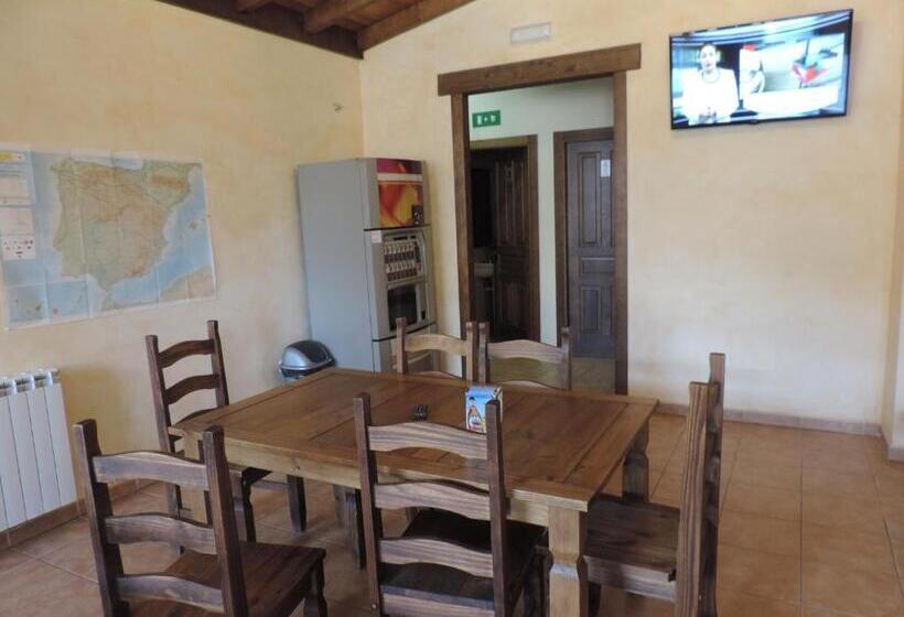 Albergue Santo Tomás De Canterbury Hostel