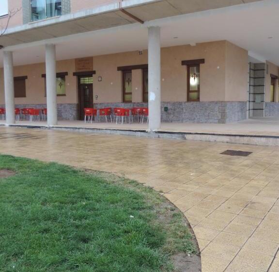 Albergue Santo Tomás De Canterbury Hostel