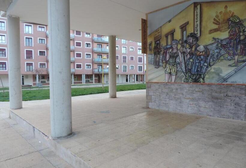 Albergue Santo Tomás De Canterbury Hostel