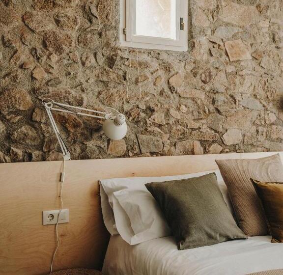 تختخواب و صبحانه Paratgea