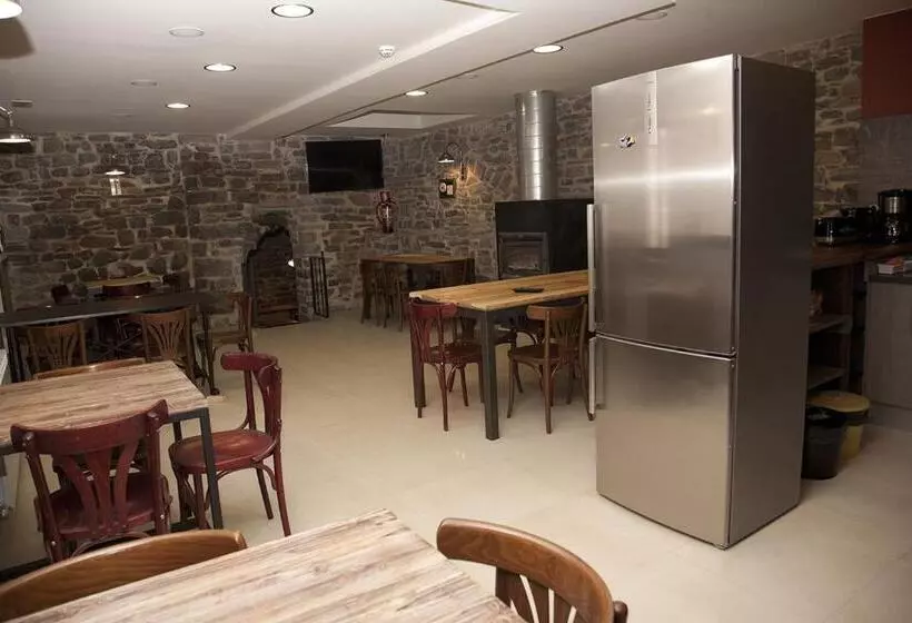 Hostel Albergue Monte Perdido