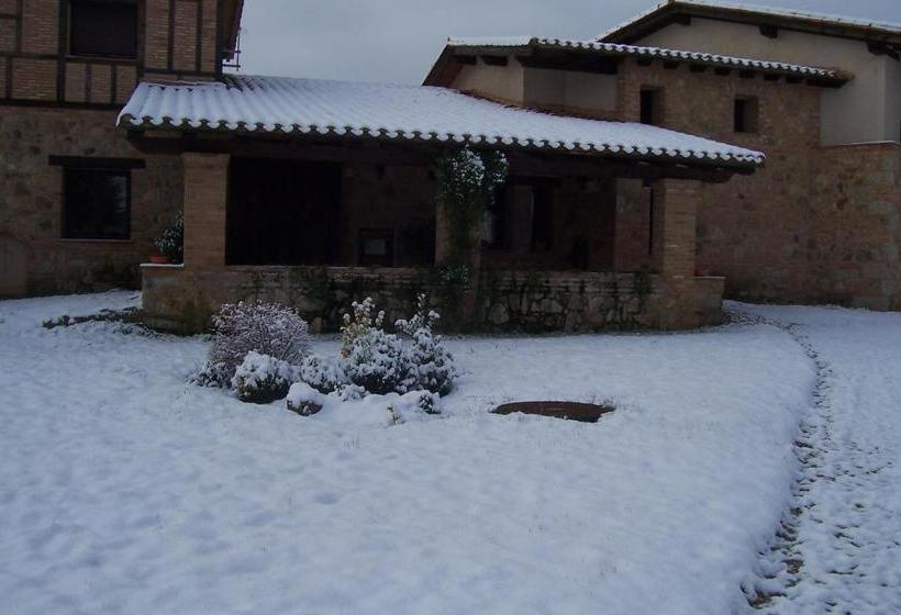 فندق Alcor Del Roble