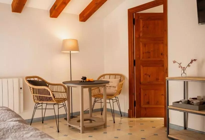 هتل Cal Secretari Vell   Turismo De Interior