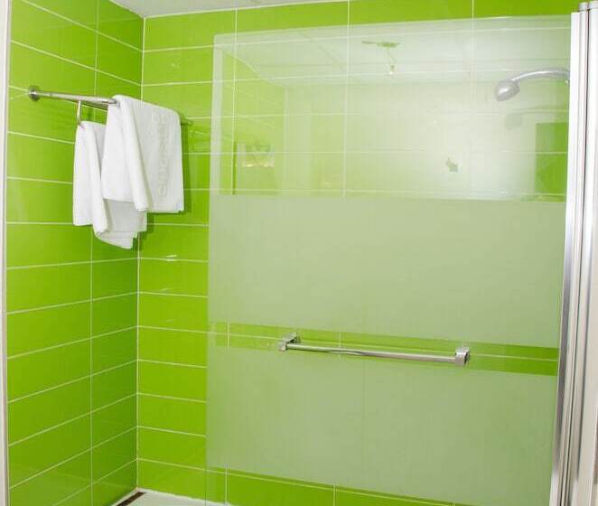 هتل Ciudad De Alcala