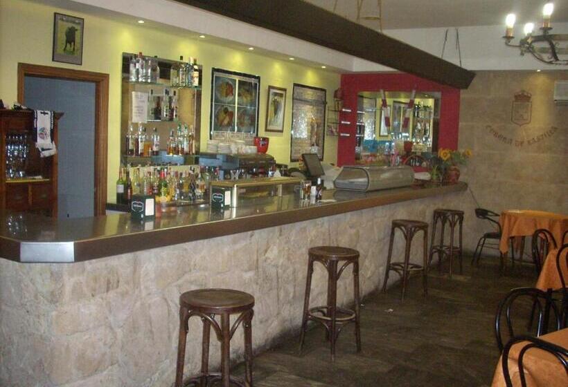 فندق Corona De Castilla