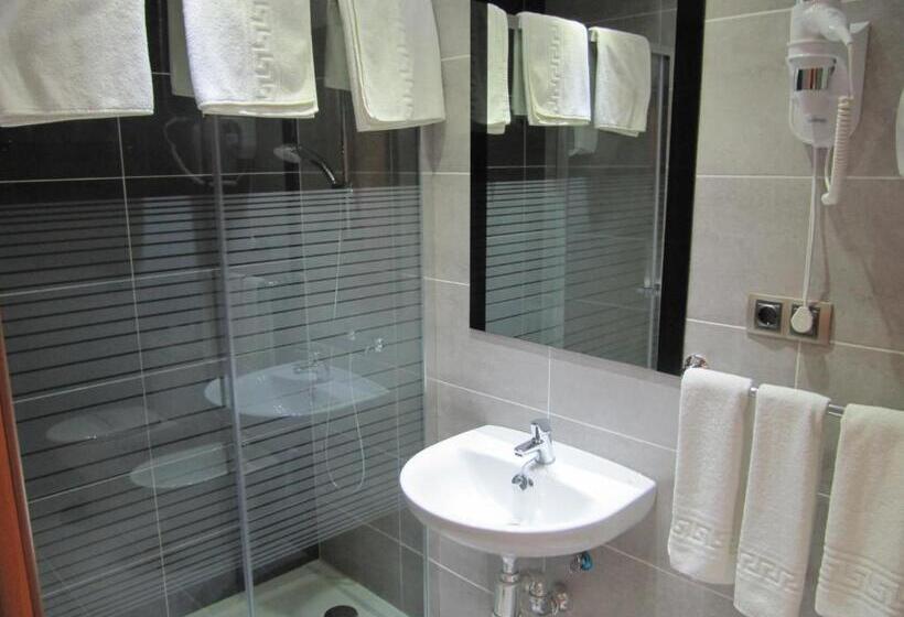 فندق Corona De Castilla