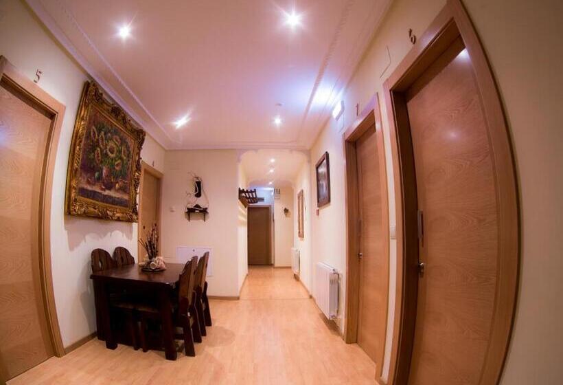 فندق El Horreo De Aviles