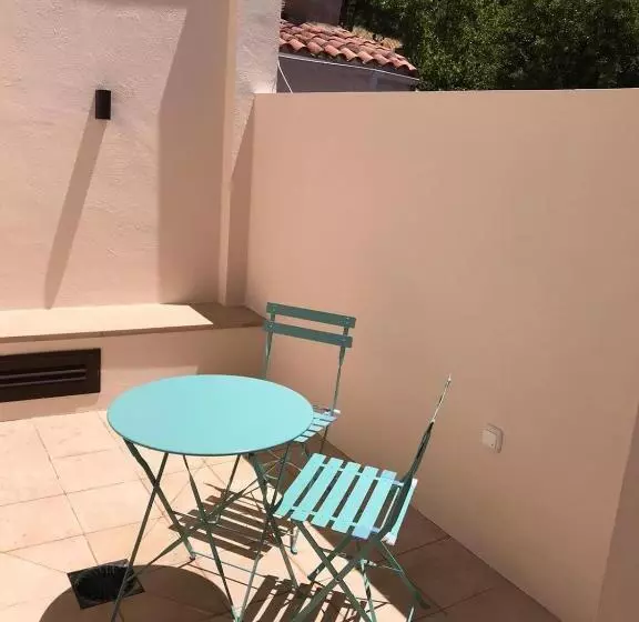 هتل Galeria Essentia