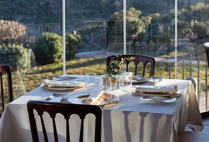 Отель Los Cinco Enebros