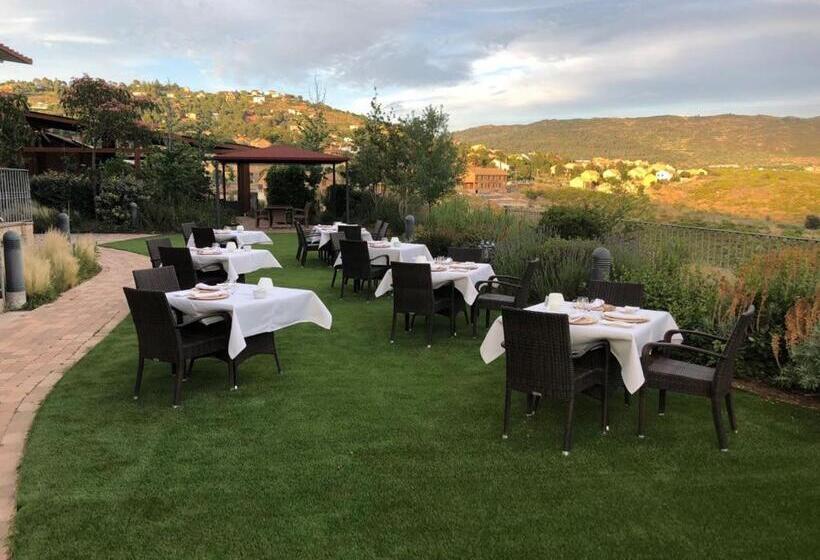 Отель Los Cinco Enebros