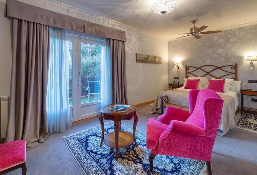 Отель Los Cinco Enebros