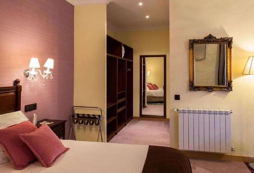 Отель Los Cinco Enebros