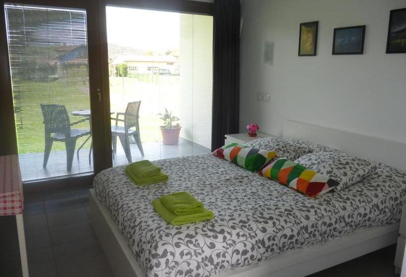 בית מלון כפרי Los Jardines De Lallosa