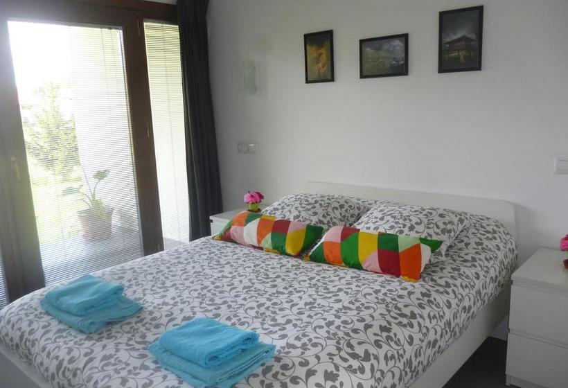 בית מלון כפרי Los Jardines De Lallosa