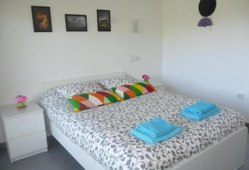 בית מלון כפרי Los Jardines De Lallosa