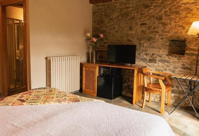 Отель Mas d'en Roqueta