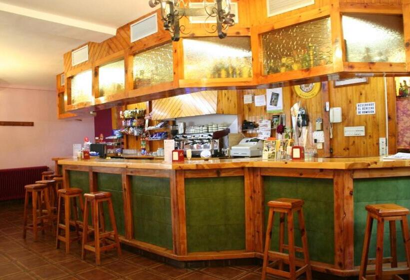 Отель Mesón De Salinas