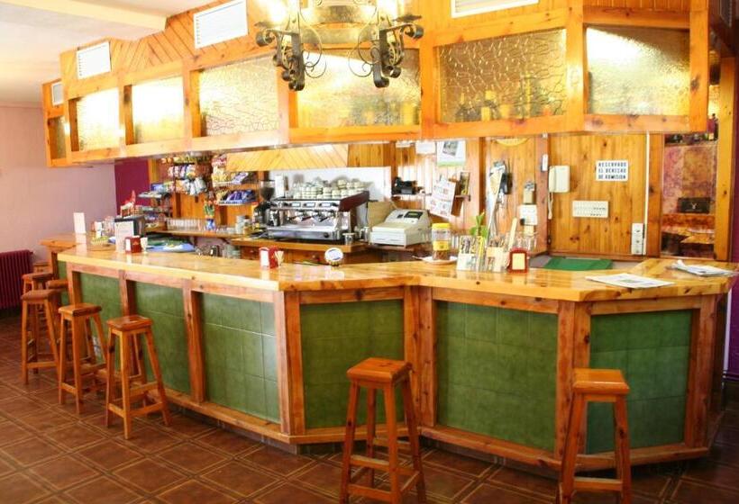 Отель Mesón De Salinas