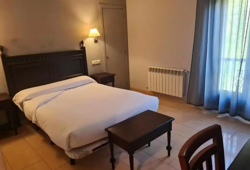 هتل Restaurante Ribera Del Chicu