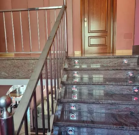 هتل Restaurante Ribera Del Chicu