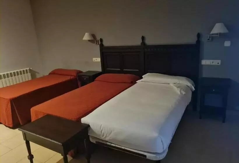 هتل Restaurante Ribera Del Chicu