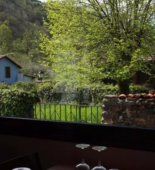 هتل Xabu Hostel