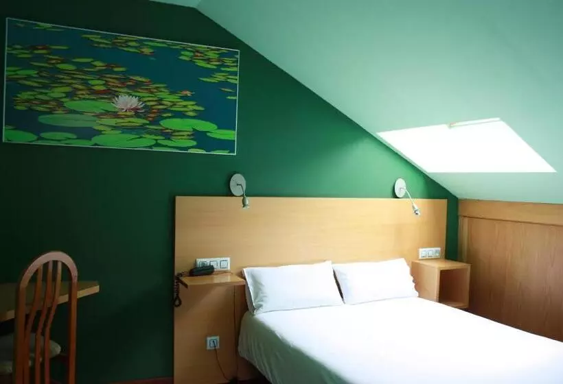 هتل Xabu Hostel