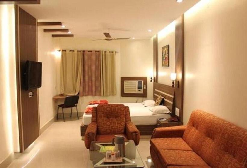 בית מלון כפרי Anurag