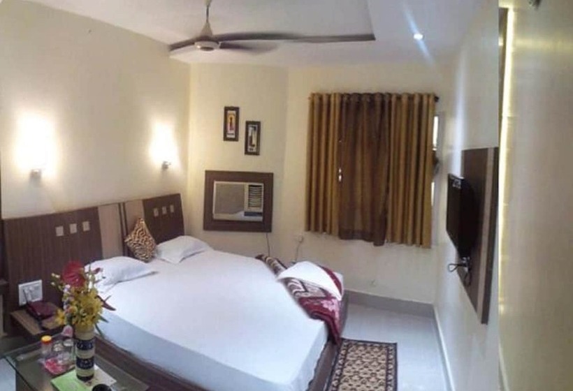 בית מלון כפרי Anurag