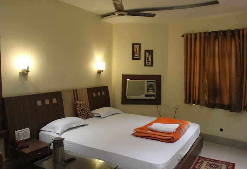 בית מלון כפרי Anurag