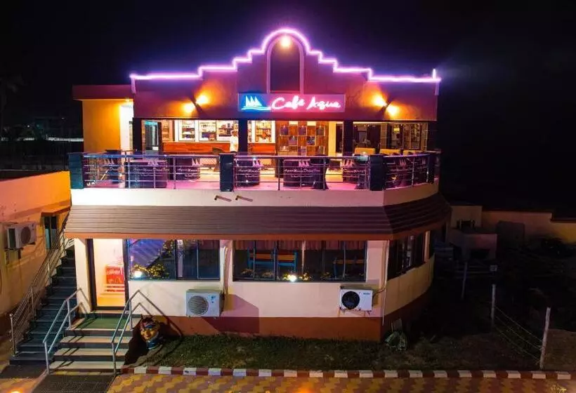 Hotelli Aqua Marina Drive Inn