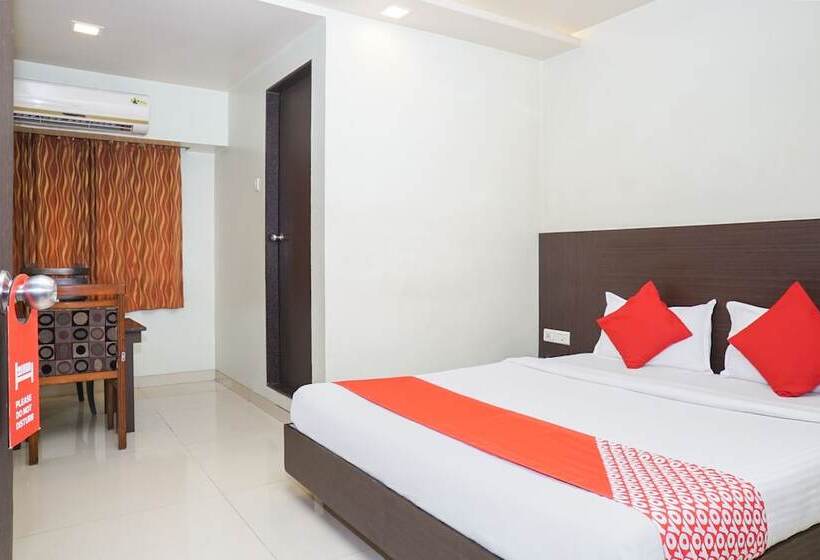 Отель Coconut Grove