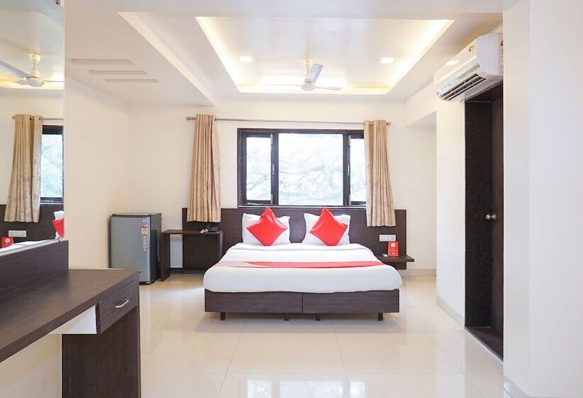 Отель Coconut Grove