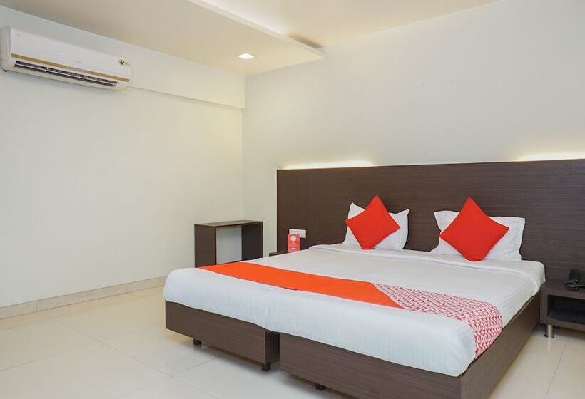 Отель Coconut Grove