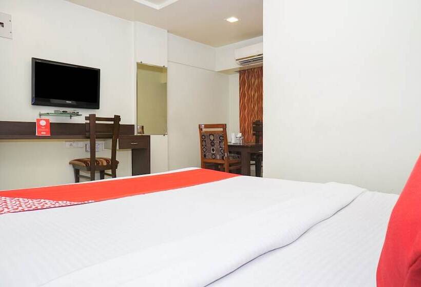 Отель Coconut Grove