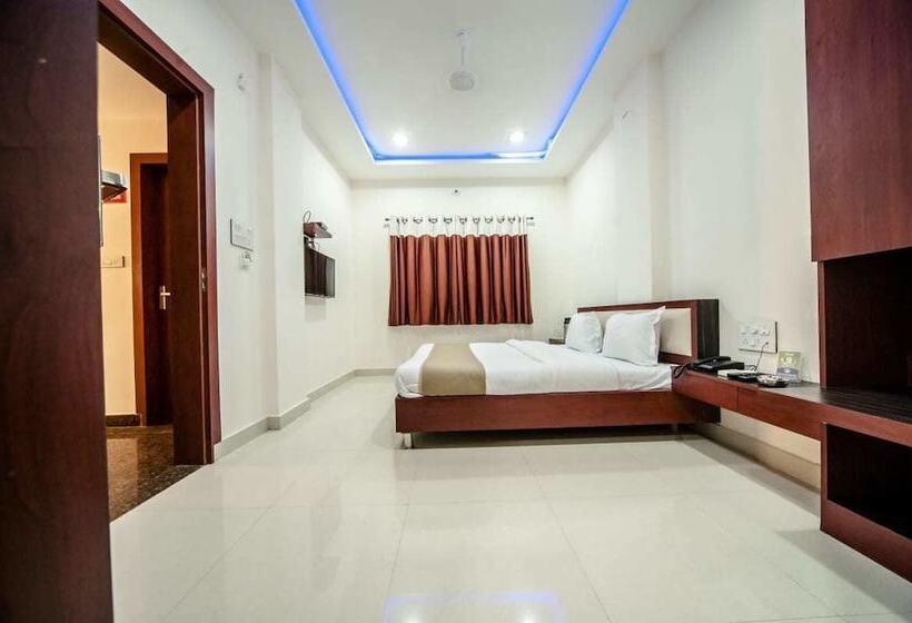 Отель Durga Silverline