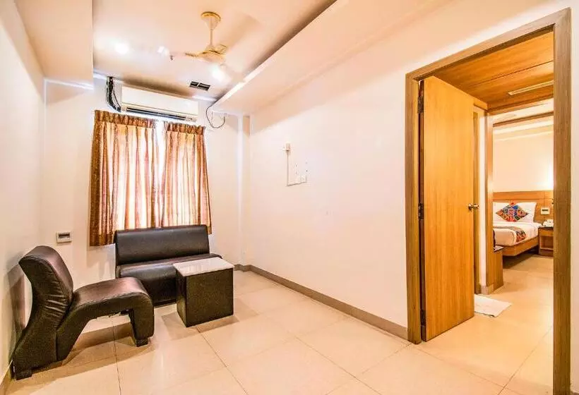 Fabhotel Prime Royal Castle   Nr Coimbatore North Railway Station