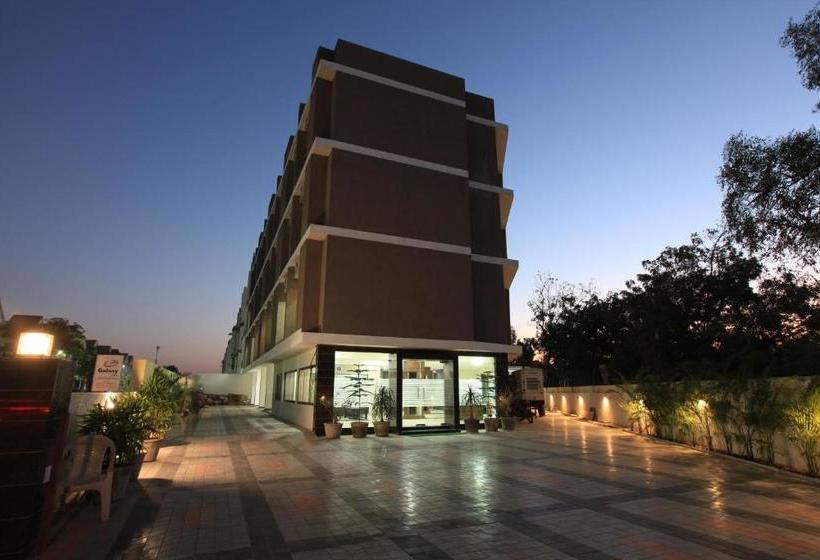 هتل Galaxy Inn Ahmedabad