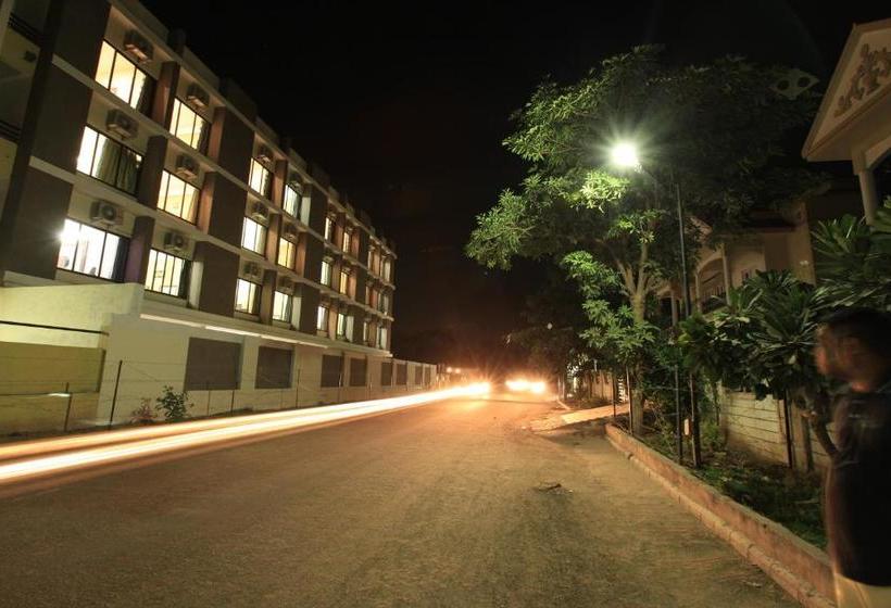 هتل Galaxy Inn Ahmedabad