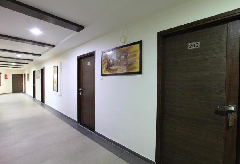 هتل Galaxy Inn Ahmedabad