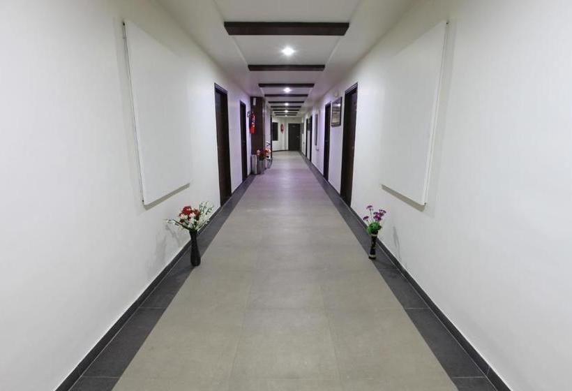 هتل Galaxy Inn Ahmedabad