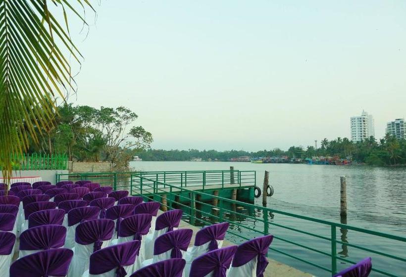 בית מלון כפרי Global Backwater Resort