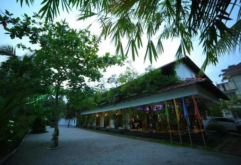 ホテル Global Backwater Resort