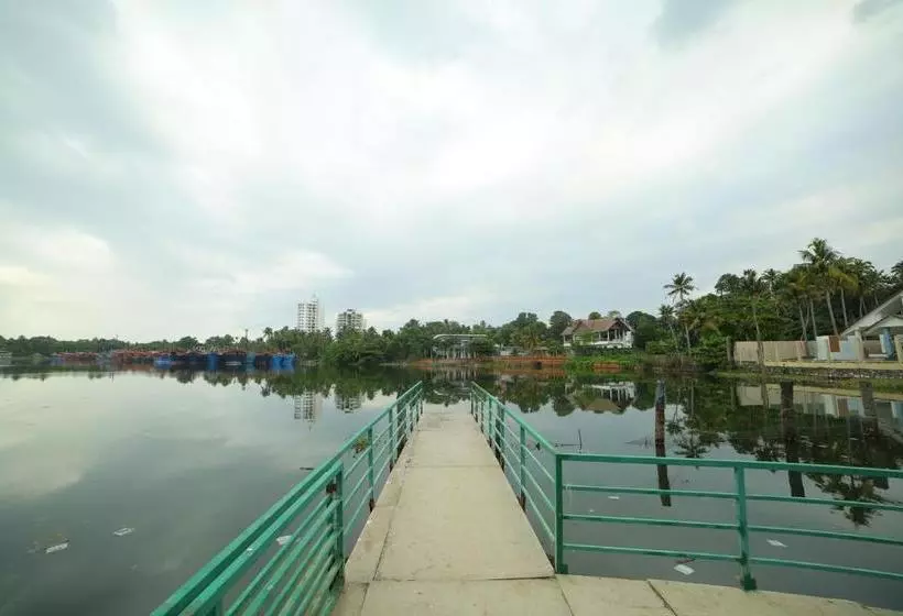 ホテル Global Backwater Resort