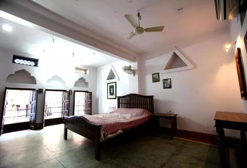 هتل Kings Retreat Jodhpur