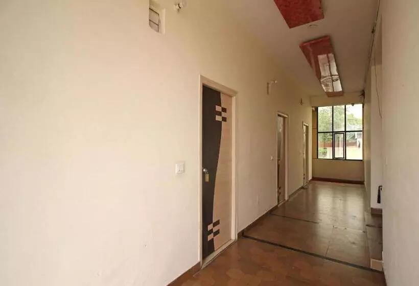 هتل North Star Residency